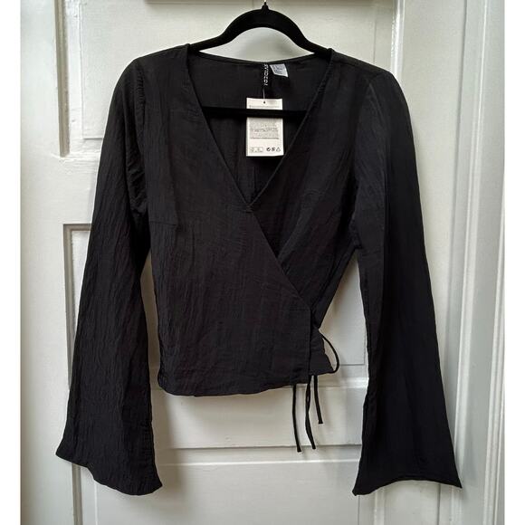 H&M Divided Black Long Sleeved Wrap Crinkle Top Size S NWT - Picture 1 of 6